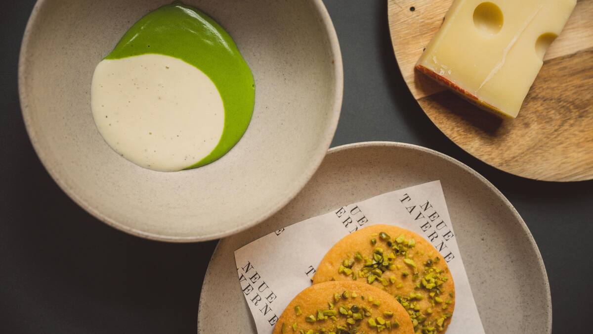 Shortbread mit Emmentaler AOP &amp; zwei Saucen | GaultMillau
