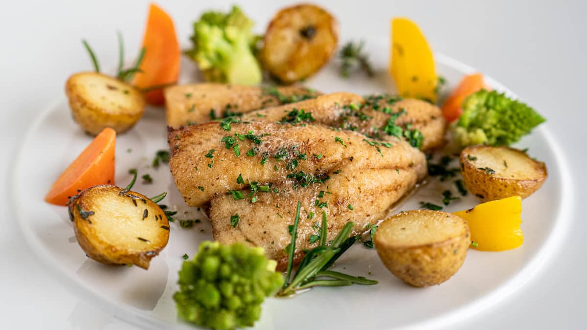 Eglifilets à la meunière by Dominic Bürli | GaultMillau