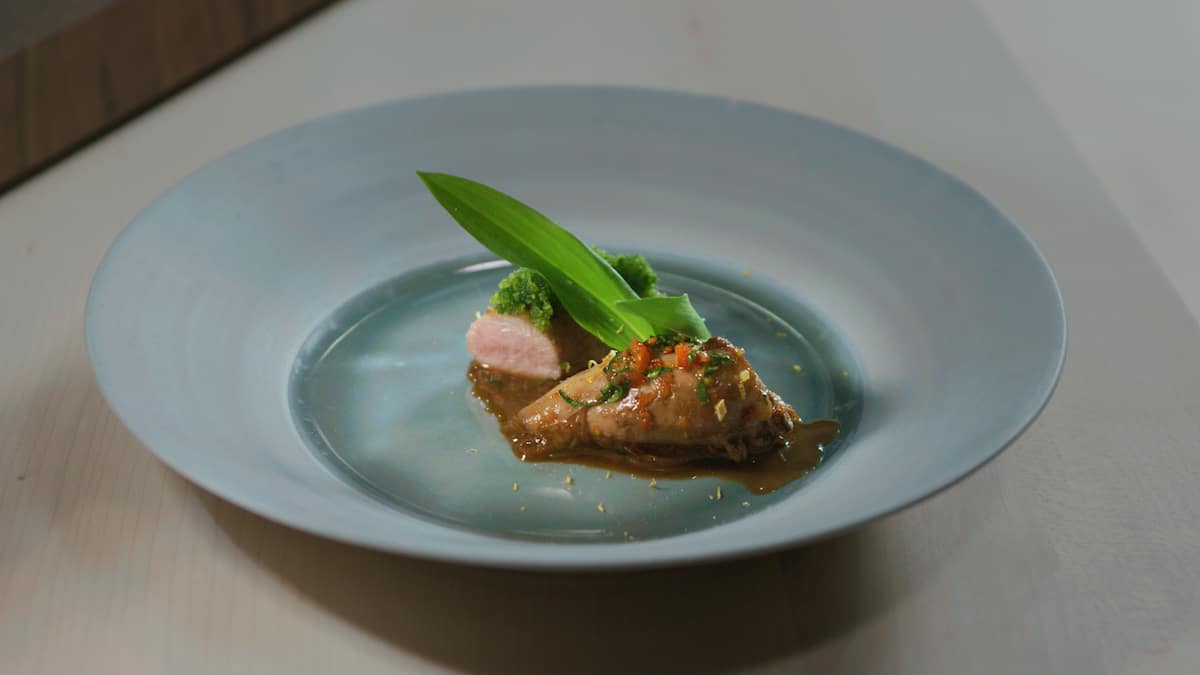 Gitzi mit Bärlauch und Tomate by Andreas Caminada