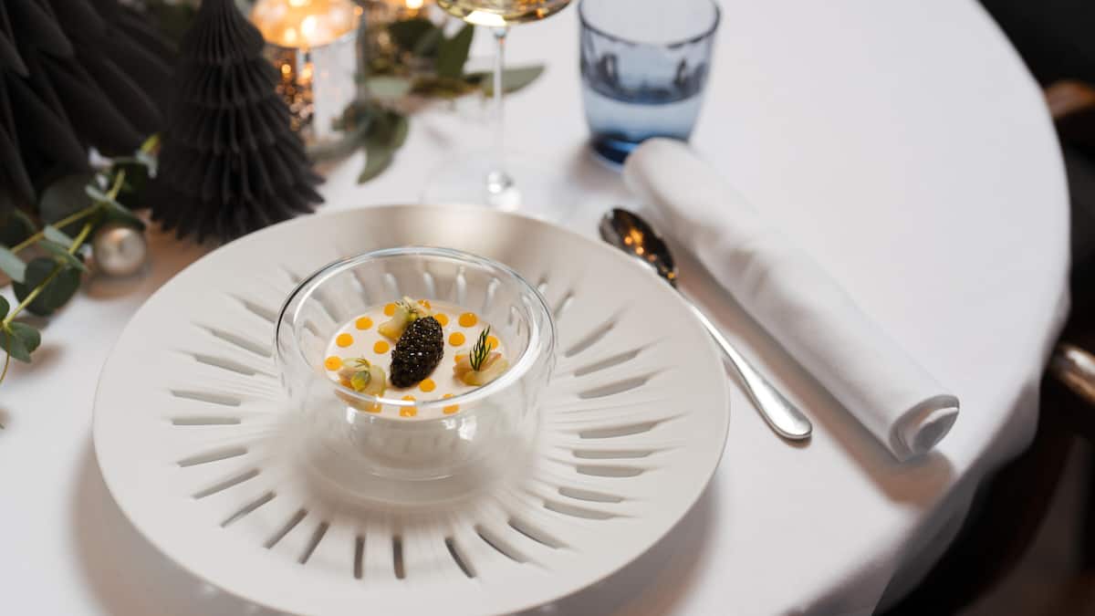 Mousse vom Aal mit Kaviar &amp; Eigelb | GaultMillau