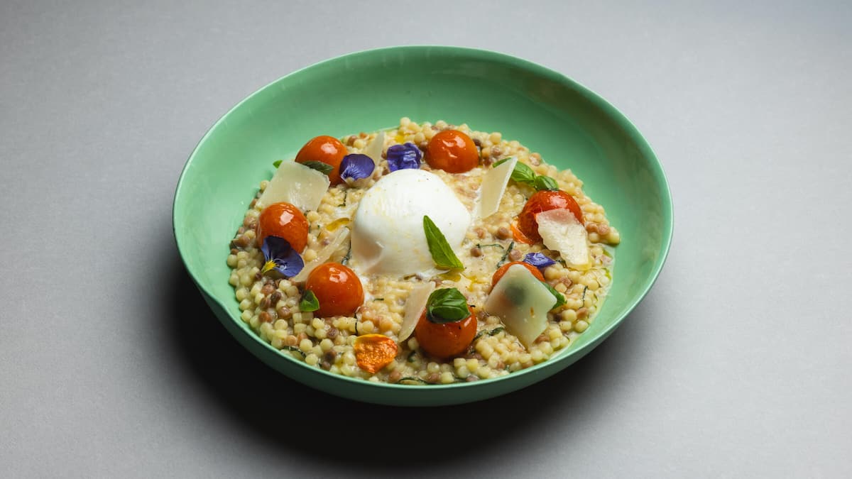 Fregola-Sarda-mit-Burrata-by-Guy-Ravet