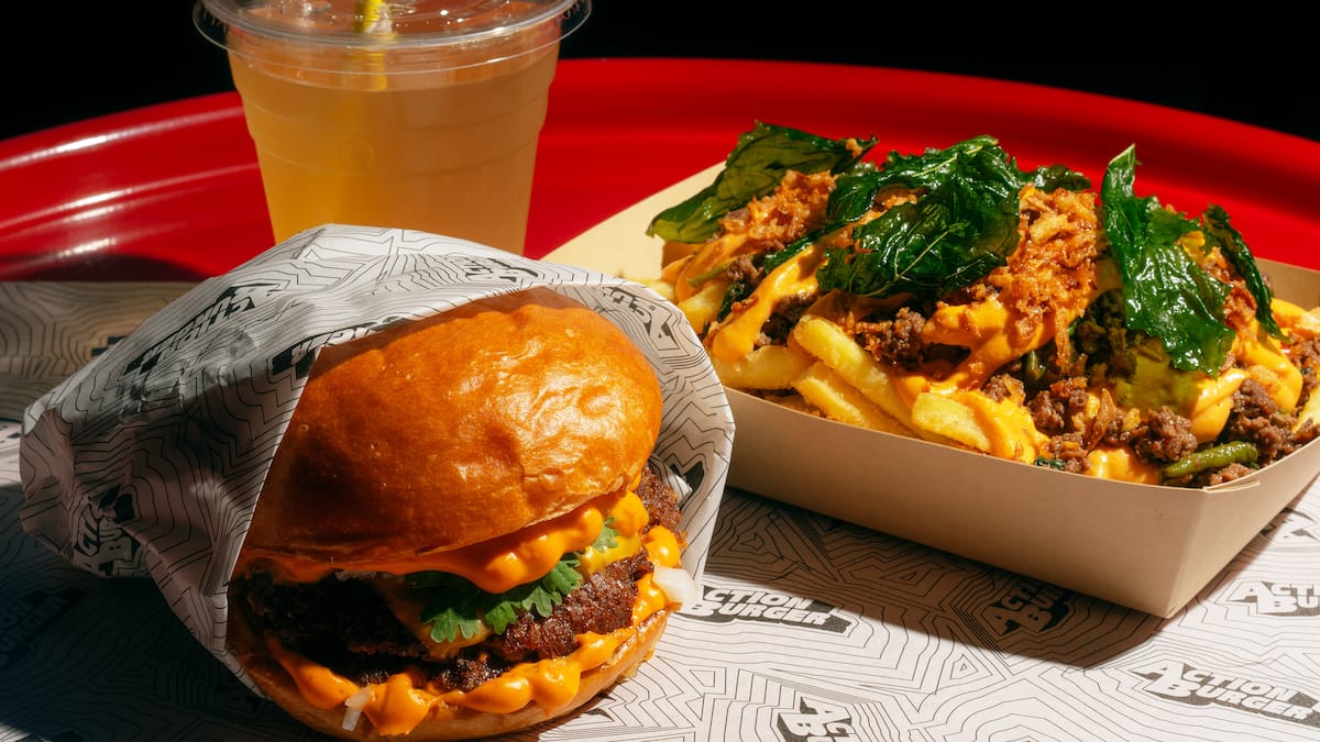 Tom-Yum-Burger-Krapao-Fries-per-Delivery-