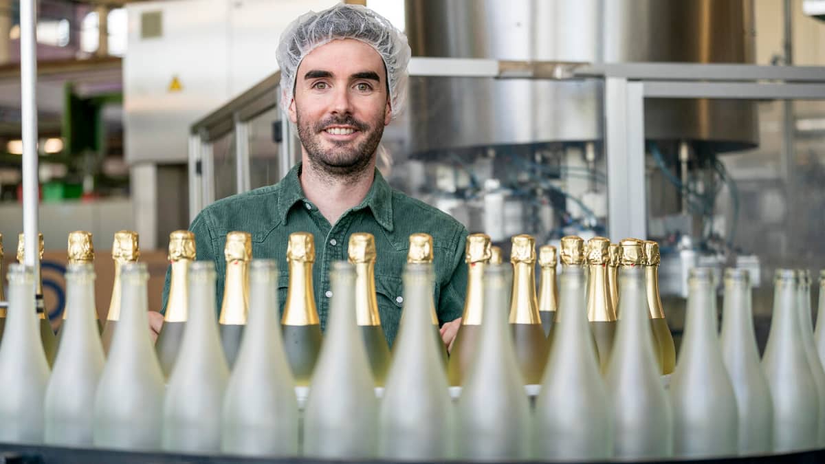 Schweizer-Schaumwein-n-chtern-betrachtet