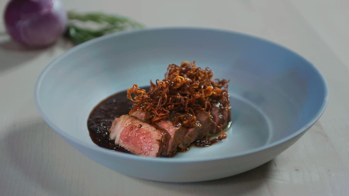 Zwiebelrostbraten by Andreas Caminada | GaultMillau