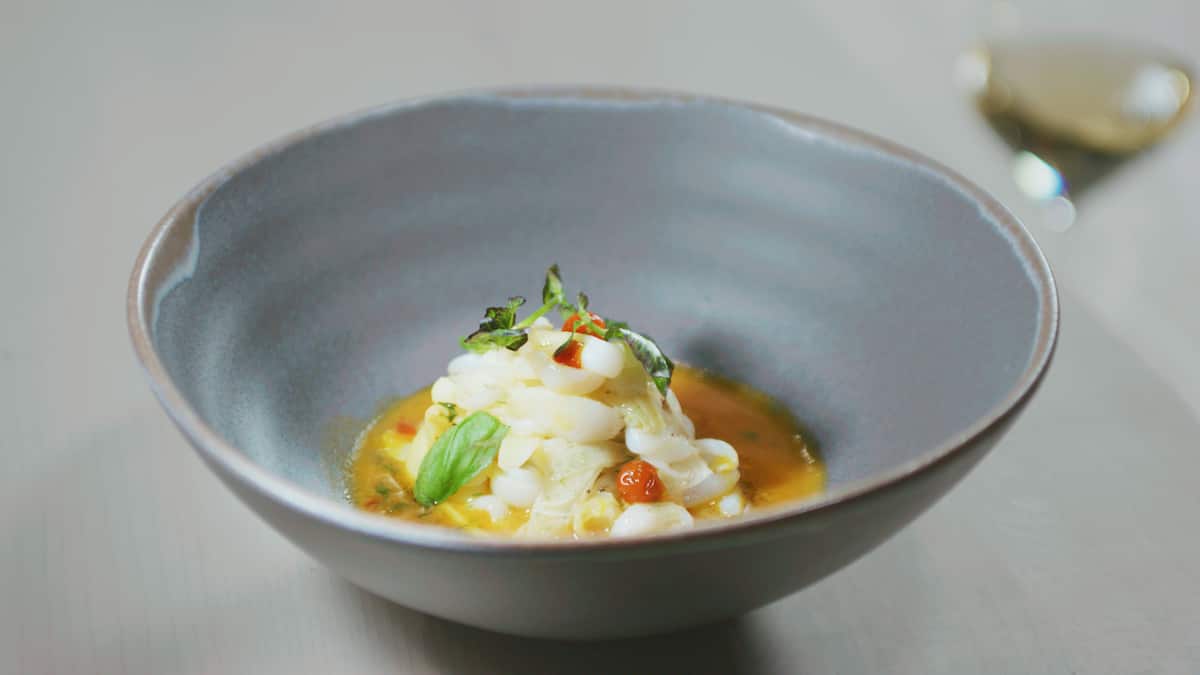 Rezept: Sepianudeln mit Fenchel &amp; Tomaten von Andreas Caminada ...