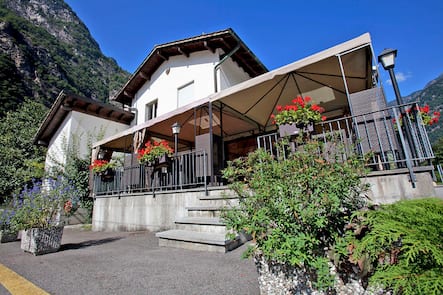 Aussenansicht Fruehling/Sommer Groven Lostallo, 26.5.2017 © HO