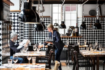 Gutschein im Wert von CHF 400.- für ein Abendessen für vier Personen im Restaurant-Boucherie AuGust (exklusive Getränke) des Widder Hotel © HO