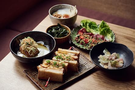 Gerichte von Miguel Marques aus dem Soï 28: Chicken Katsu Sando, Ramen und Swiss Beef Tatar.