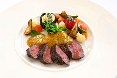 Steffisburg, Juni 2019 â- Zu Besuch im Zurfluehs Bahnhoefli in Steffisburg. Bild: Entercote, Sauce Cafe de Paris Foto: Karl-Heinz Hug