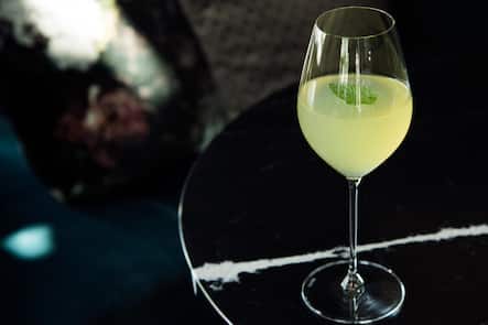 Green Carpet Bar am Wasser