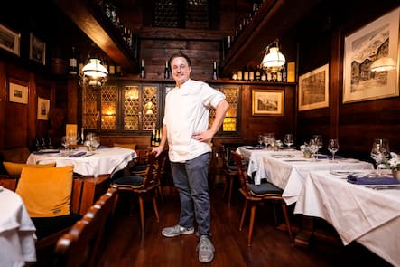 04.01.2023; Zermatt: Zermatt home of Winter; Ãbersicht Elsieâs Bar: Portrait von Lukas Riffel. © Valeriano Di Domenico