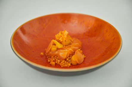 1. Gang von Grandits: Lachs, Rüebli, Miso. 60 Jahre Marmite im "Stucki" von Tanja Grandits, Basel, 11.04.2019, Foto Lucia Hunziker