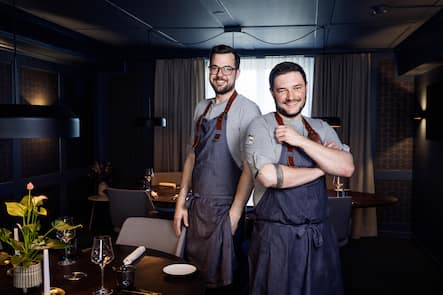 GM_Negral_Löwen_St.Urban_ Gastgeber, Pächter und Wirt Pascal Schwarz (r.) mit Küchenchef Marcel Neuenschwander
