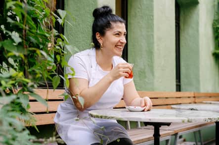 Elif Oskan vom Restaurant Gül in Zürich für Coop Fooby