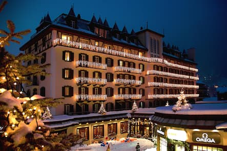 Aussenansicht Winter Abend Mont Cervin Palace Zermatt, 6.1.2017 © HO