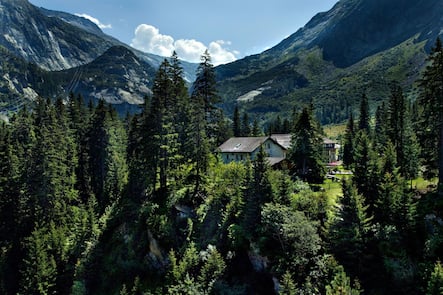 Aussenansicht Sommer Handeck Hotel & Naturresort Guttannen, 9.1.2017 © HO