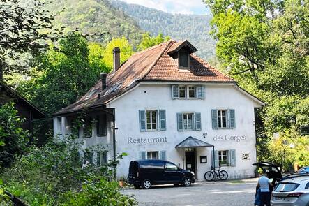 Des Gorges, Frinvillier