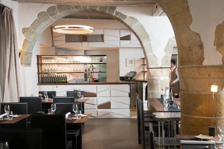 la Fleur de Sel qui succède au Cerf de Carlo Crisci.La Salle