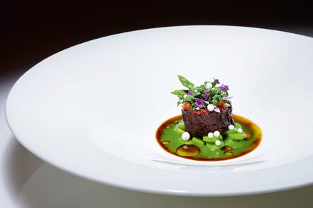 Heiko Nieder Wagyu Bäckchen mit grünen Spargeln