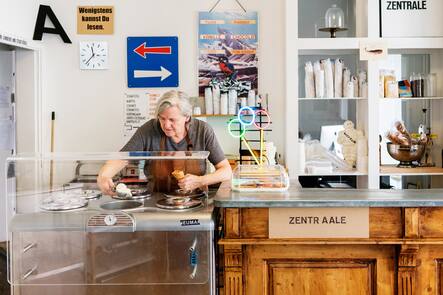 Tine Giacobbo in der «Zentrale für Gutes»