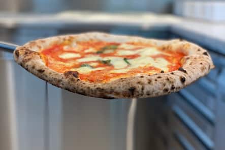 TOP-10-PIZZERIAS-GENEVE-GAULTMILLAU-CHANNEL-NOCINO-PIZZERIA