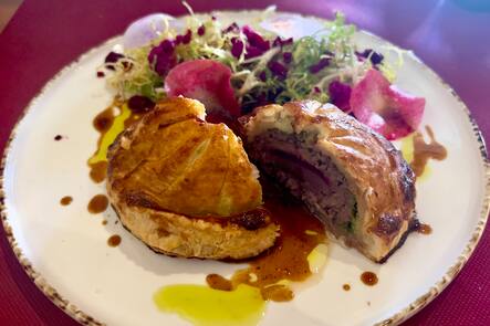 GAULTMILLAU-CHANNEL-GENEVE-CAROUGE-BISTROT-DU-LION-DOR