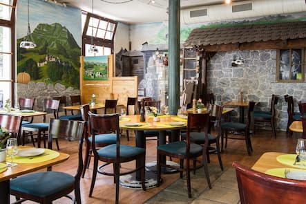 Chêne-Bougeries (GE), le 6 mai 2014. Prise de vue au restaurant «Le Gruyérien» tenu par Monsieur Georges Magnin. Photos: Jean-Luc Barmaverain