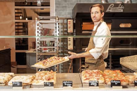 Aia Pinsa Ecublens pizza