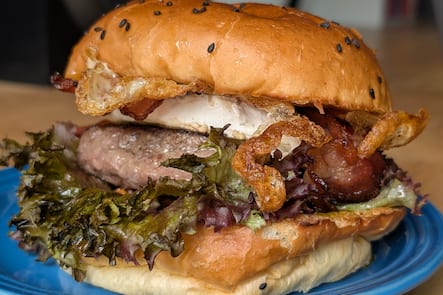 Qui résiste burger lausanne