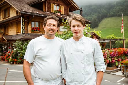 Vater und Sohn, Joel und Robert Gisler - Restaurant Kaiserstock, Riemenstalden SZ - Robert Gisler, Küchenchef, Vroni Gisler und Joel Gisler - Donnerstag, 22. August 2019 - Copyright Olivia Pulver