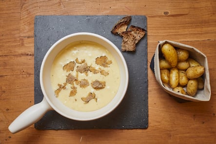 Champagnerfondue mit Berner Trüffel. Taste of Zermatt Event, Globus Bern, 24.10.2018, Foto Lucian Hunziker