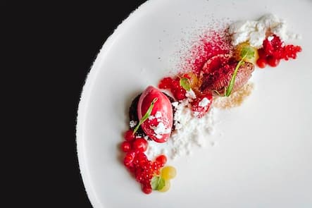 Himmbeere, Fenchel, Schokolade - Tobias Hösli, Chefkoch, Marktküche Zürich (Veganes Restaurant) - 12. Juli 2020 - Copyright Olivia Pulver