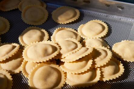 RAVIOLIS-EN-FOLIE-GENEVE-LIVRAISONS-GAULTMILLAU-CHANNEL-FABBRICA-PASTA