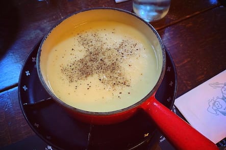 les-3-sifflets-vevey-fondue-vaud