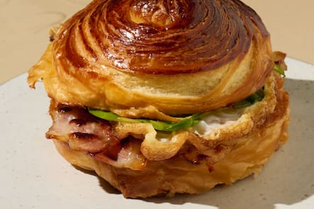 Gipfeli Egg Benedicte Etre Patisserie