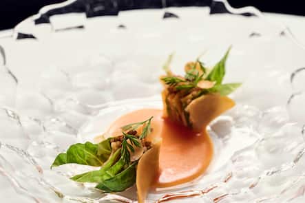 Gericht: Signature Gericht Karotte-Kimchi-Buchweizen by Daniel Zeindlhofer «Champagne & Dine» am 29. Mai im IGNIV ZürichÂ