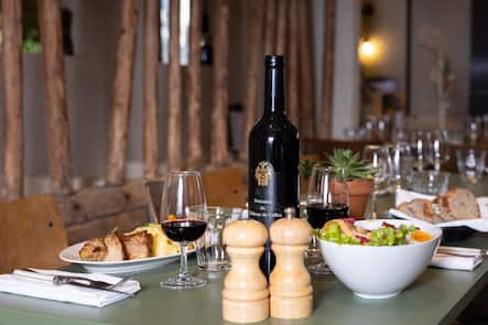 GAULTMILLAU-CHANNEL-GENEVE-ROTISSERIE-DE-LA-FERME-COLLEX-BOSSY