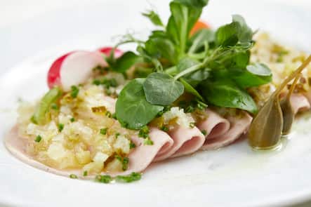 Saure Wurst, im Restaurant Franz, Luzern, 05.10.2020, Foto Lucia Hunziker Franz, Luzern, Gerichte © Lucia Hunziker