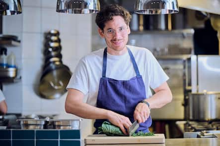 Luiz Zuzarte, cuisinier au restaurant L'Appart, mercredi 13 septembre 2023 à Lausanne. (© Gabriel Monnet)