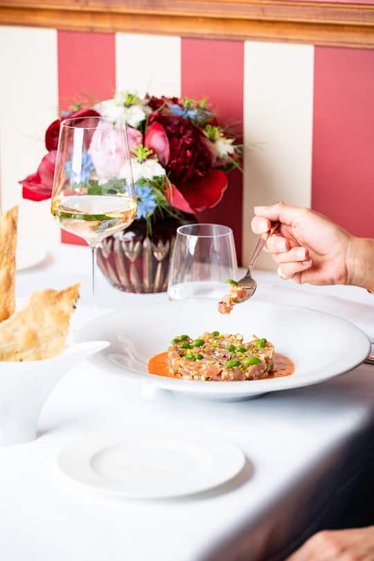 GAULTMILLAU-CHANNEL-CHEVAL-BLANC-VANDOEUVRES-GENEVE