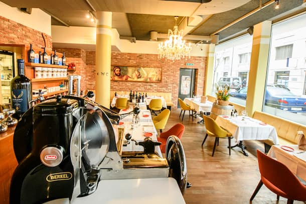 Daniele Winebar Restaurant Lounge Daniele Winebar Restaurant Lounge