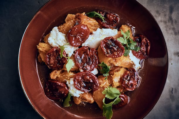 Kürbis mit Burrata und geschmorten Tomaten Richi Kägi Kochbuch Kägi kocht