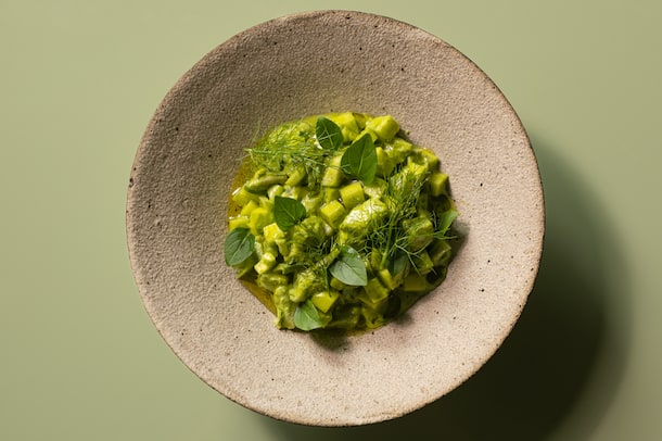 Zander-Ceviche mit Basilikum-Olivenöl by Tanja Tanja Grandits, Fontclara, Olivenöl, Zander-Ceviche mit Basilikum-Olivenöl
