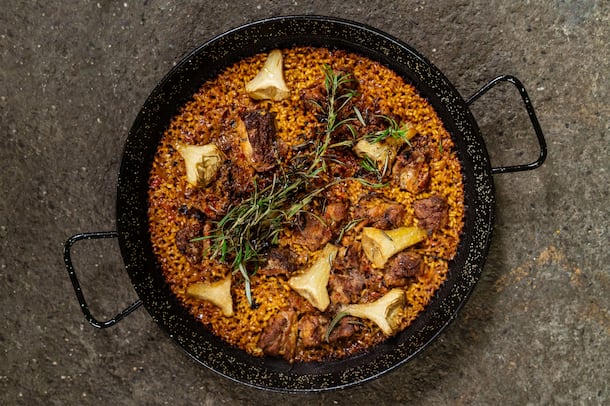 Arròs con Pollo Arroz con pollo - Oscar de Matos, Chefkoch Maihöfli Luzern, kocht mit Luma Fleisch - Freitag, 29.1.2021 - Copyright Olivia Pulver