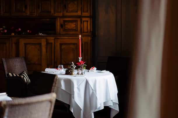 Sonne Laurent-Perrier, Kurt Moesching, Restaurant Sonne Scheunenberg, Wengi bei Büren, BE, 11. Dezember 2024. Copyright: Roy Matter