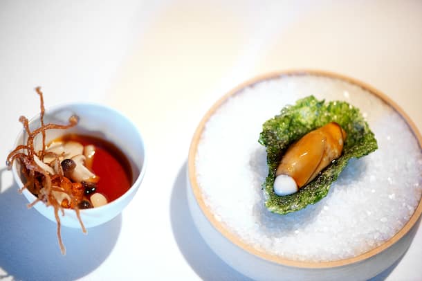 Bündner Austern mit Pilzen Andri Ragettli, Freeskier kocht mit Andreas Caminada