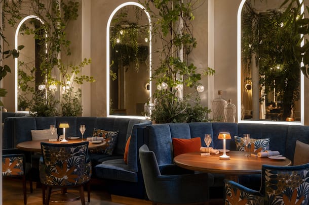 Victoria-Jungfrau Grand Hotel & Spa radius