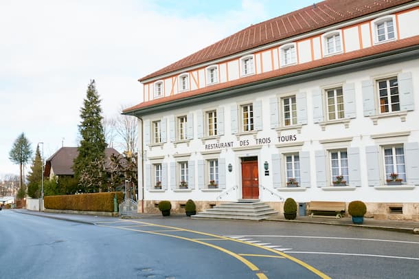 Des Trois Tours Des Trois Tours