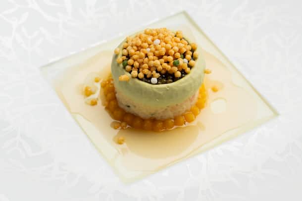 Crabe mayonnaise par Romain Paillereau Romain Paillereau, restaurant des 3 tours ,Bourguillon, Fribourg.Champagne Laurent Perrier.