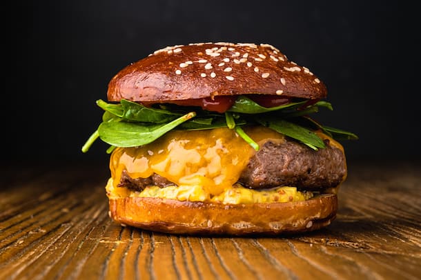 Burger mit Käse Luma Delikatessen Luma-Burger